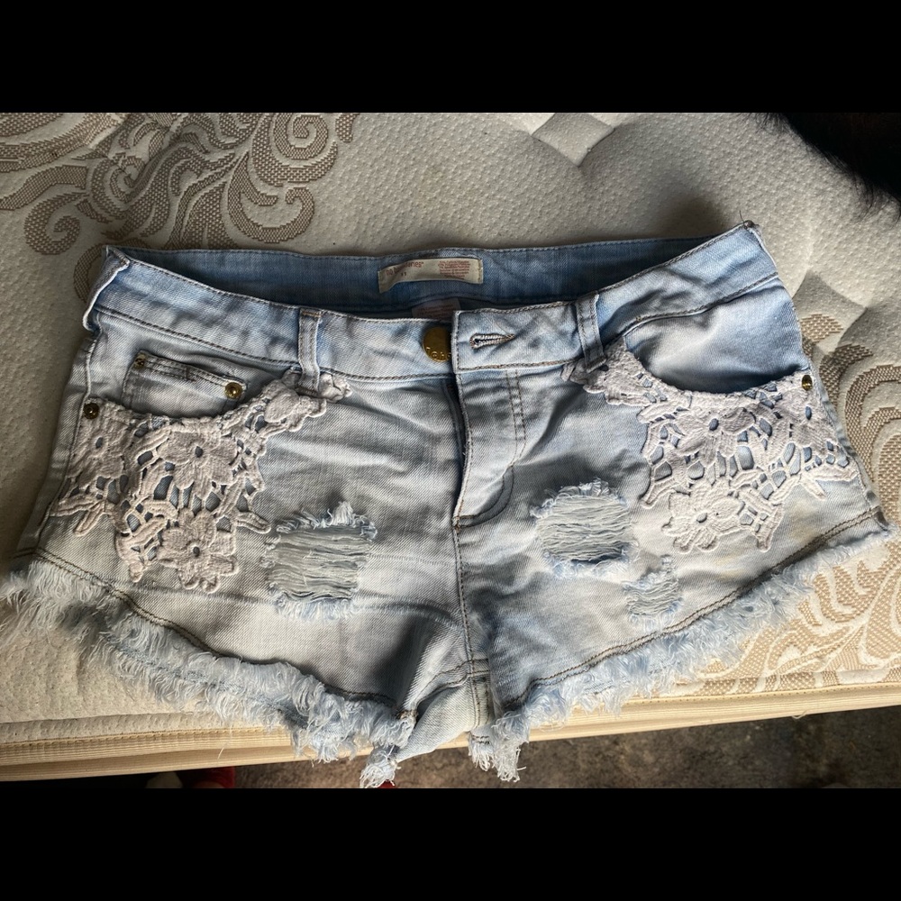 No Boundaries Light Wash Distressed Denim Shorts